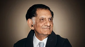 आनंद बक्शीः जिंदगी के दर्द और प्यार को शब्दों में ढालने वाला गीतकार, सिनेमा को दिए कई अमर गाने