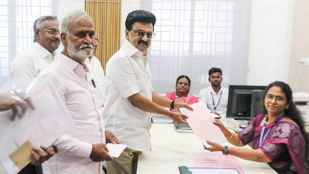 तमिलनाडु चुनाव: स्टालिन ने कोलाथुर से किया नामांकन, डीएमके गठबंधन की जीत का भरोसा जताया