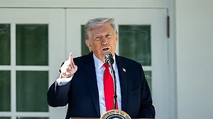 ट्रंप का दावा- ईरान की नई लीडरशिप ने संघर्ष विराम के लिए कहा, लेकिन होर्मुज खोलने के रख दी अमेरिकी राष्ट्रपति ने शर्त