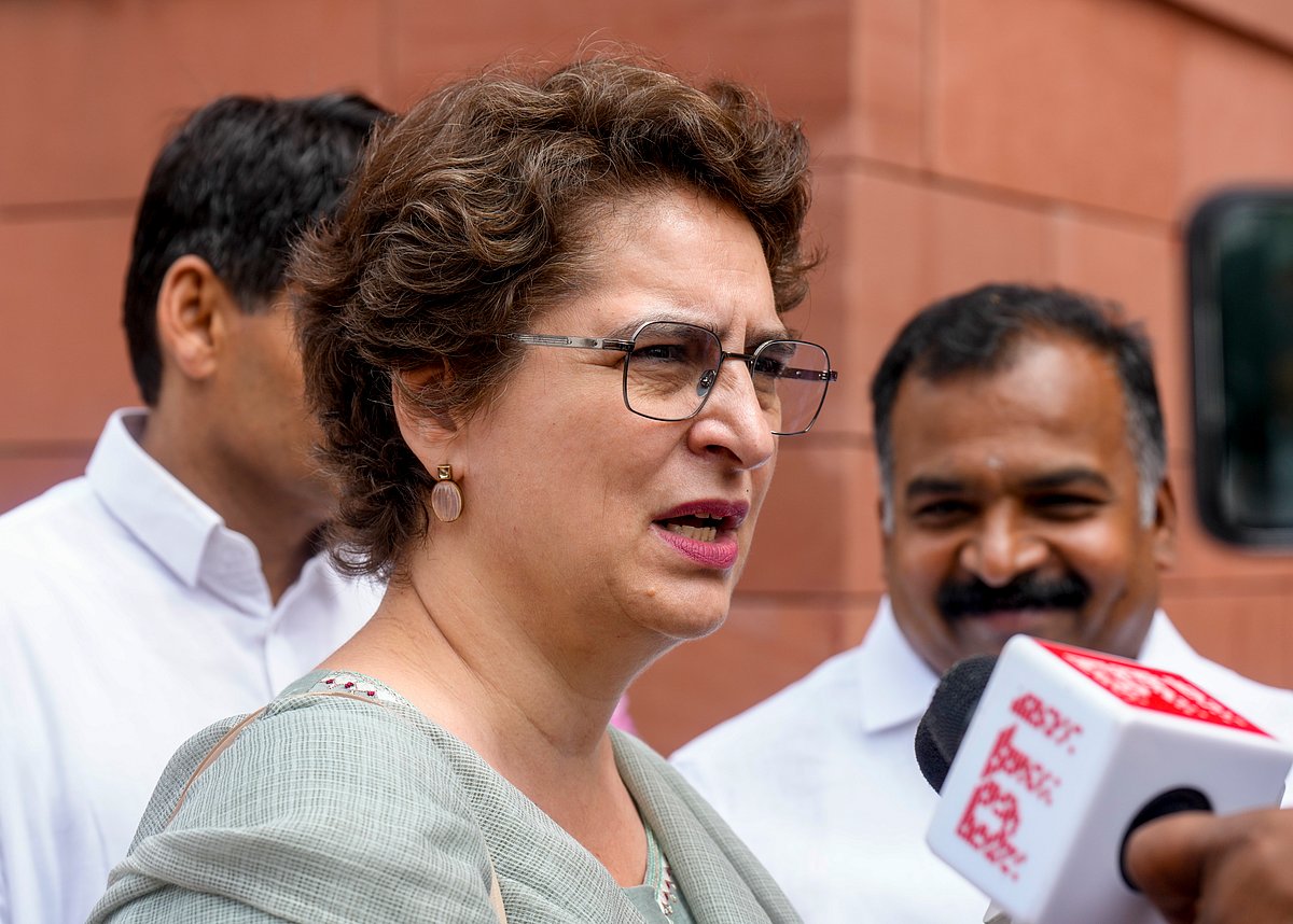 असम चुनाव: प्रियंका गांधी ने मुख्यमंत्री हिमंत पर साधा निशाना, कहा- एक परिवार असम को लूट रहा है