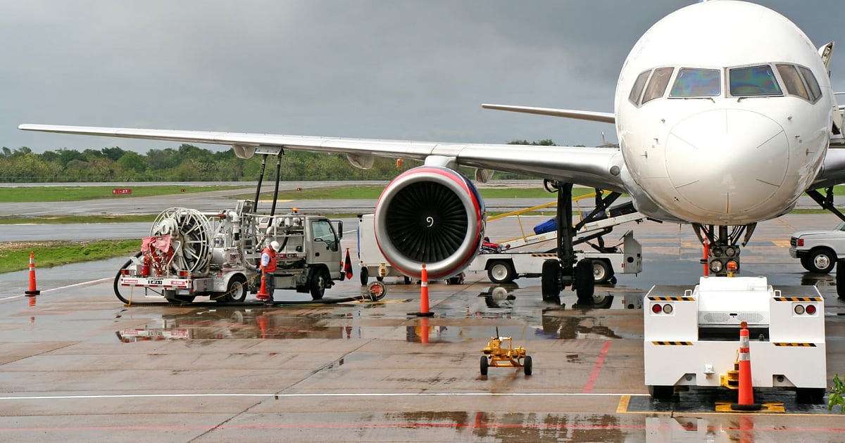 महंगा होगा हवाई सफर? विमान ईंधन की कीमतें दोगुनी से ज्यादा महंगी, पहली बार ₹2 लाख प्रति किलोलीटर के पार