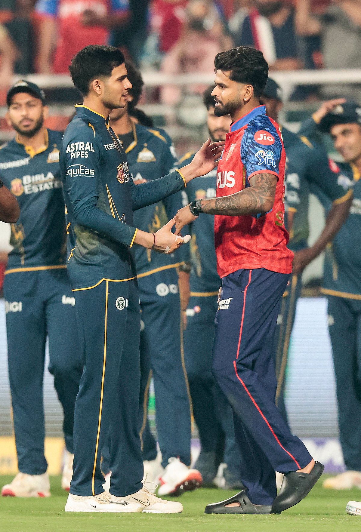 खेल: शुभमन की कप्तानी पर आकाश चोपड़ा ने उठाए सवाल और विकेट के लिए संघर्ष कर रहे रबाडा