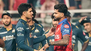 खेल: शुभमन की कप्तानी पर आकाश चोपड़ा ने उठाए सवाल और विकेट के लिए संघर्ष कर रहे रबाडा