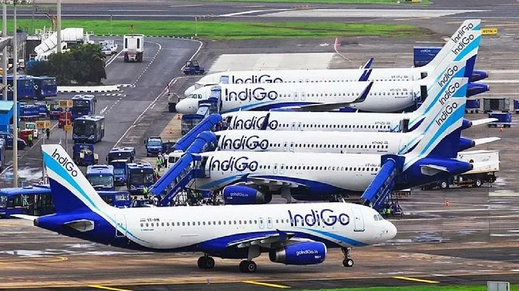 विमान ईंधन की कीमतें बढ़ने का असर, इंडिगो ने अपनी सभी उड़ानों के लिए ईंधन शुल्क बढ़ाया, हवाई यात्रियों को झटका