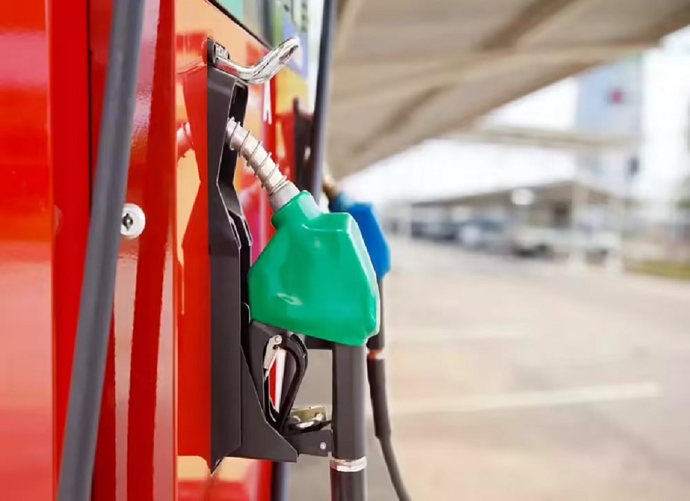 नायरा एनर्जी के बाद अब इस कंपनी ने बढ़ाए तेल के दाम, पेट्रोल 7 रुपये और डीजल 25 रुपये हुआ महंगा