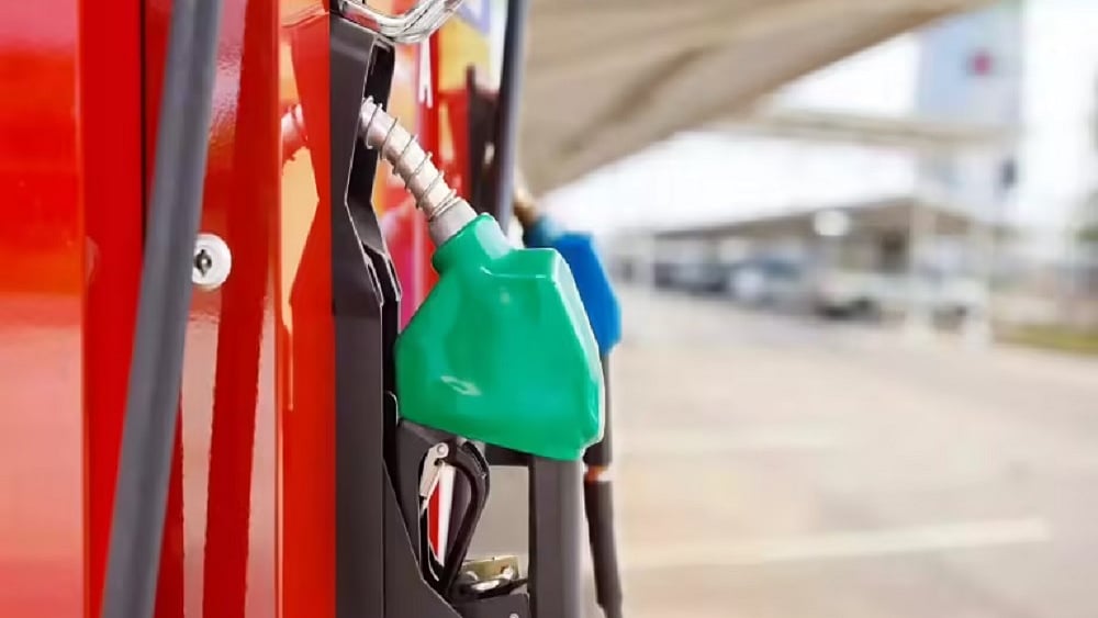 नायरा एनर्जी के बाद अब इस कंपनी ने बढ़ाए तेल के दाम, पेट्रोल 7 रुपये और डीजल 25 रुपये हुआ महंगा