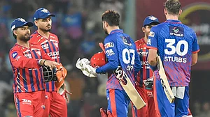 आईपीएल 2026: दिग्गजों ने कर दी प्लेऑफ की भविष्यवाणी, ये टीमें हैं सबसे ज्यादा पसंदीदा