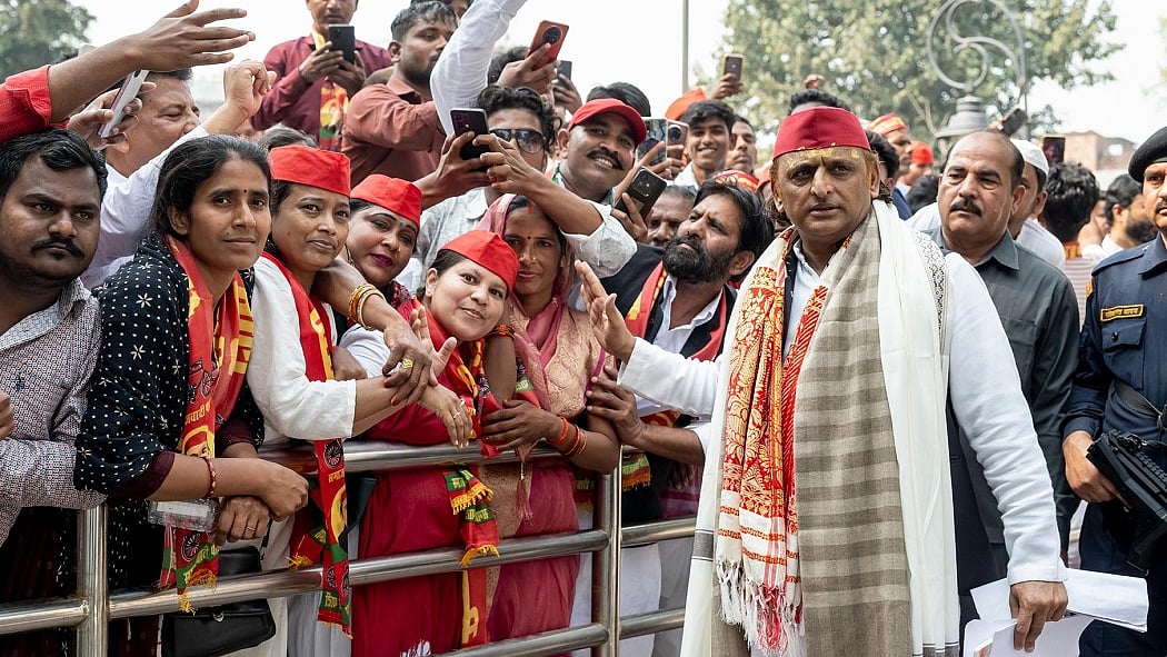 अखिलेश की महिलाओं के बीच जमीन तलाशने की मुहिम