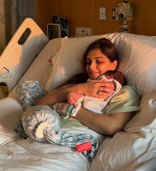 सिनेजीवन: एक्शन के मैदान में अहान पांडे की एंट्री और मां बनी सोनम कपूर ने हॉस्पिटल की टीम का जताया आभार