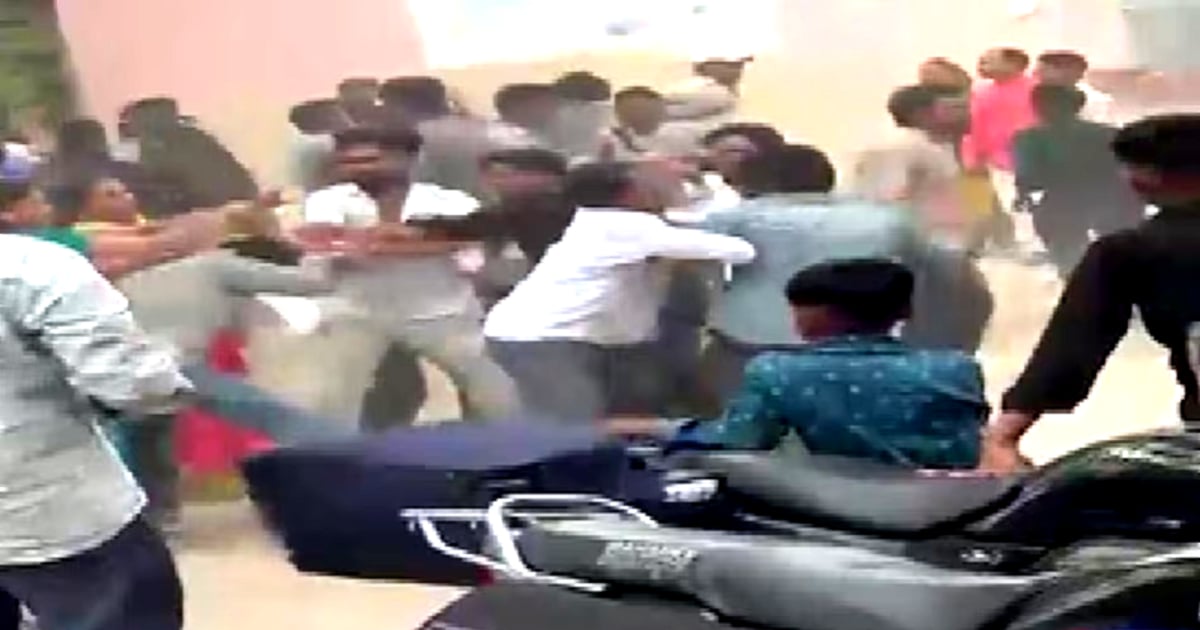 उत्तर प्रदेश: शादी में 'महाभारत', छोटी सी बात पर दूल्हा-दुल्हन पक्ष में जमकर चले लाठी-डंडे, पहुंची पुलिस