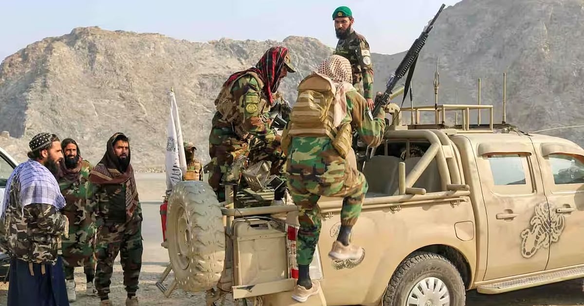 बड़ी खबर LIVE: पाक पर अफगानिस्तान की सर्जिकल स्ट्राइक, सैन्य अड्डे को बनाया निशाना, 3 पाकिस्तानी सैनिकों की मौत