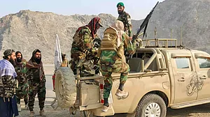 बड़ी खबर LIVE: पाक पर अफगानिस्तान की सर्जिकल स्ट्राइक, सैन्य अड्डे को बनाया निशाना, 3 पाकिस्तानी सैनिकों की मौत