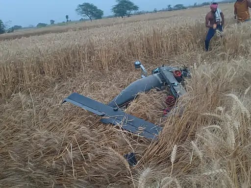 UP: इटावा में खेत में गिरा हेलीकॉप्टर ड्रोन, अखिलेश यादव बोले- BJP सरकार में कोई भी परीक्षण सफल क्यों नहीं हो पाता