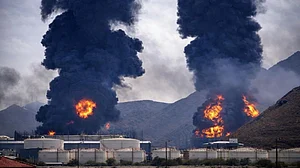 बड़ी खबर LIVE: UAE की हबशान गैस फ़ैसिलिटी में ईरानी मिसाइलों का मलबा गिरा, एक की मौत