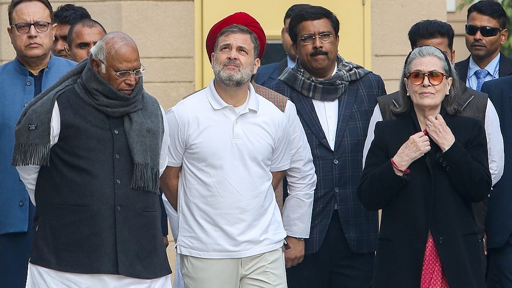 पश्चिम बंगाल चुनावः पहले चरण के लिए कांग्रेस के 40 स्टार प्रचारकों की सूची जारी, कई दिग्गजों के नाम शामिल