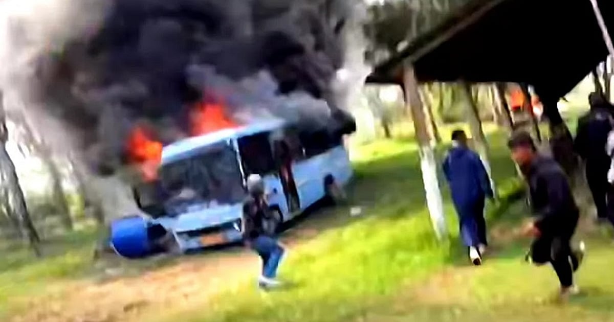 मणिपुर में फिर हिंसा, CRPF कैंप पर भीड़ का हमला, जवाबी फायरिंग में दो की मौत, 4 जिले में कर्फ्यू, इंटरनेट बंद