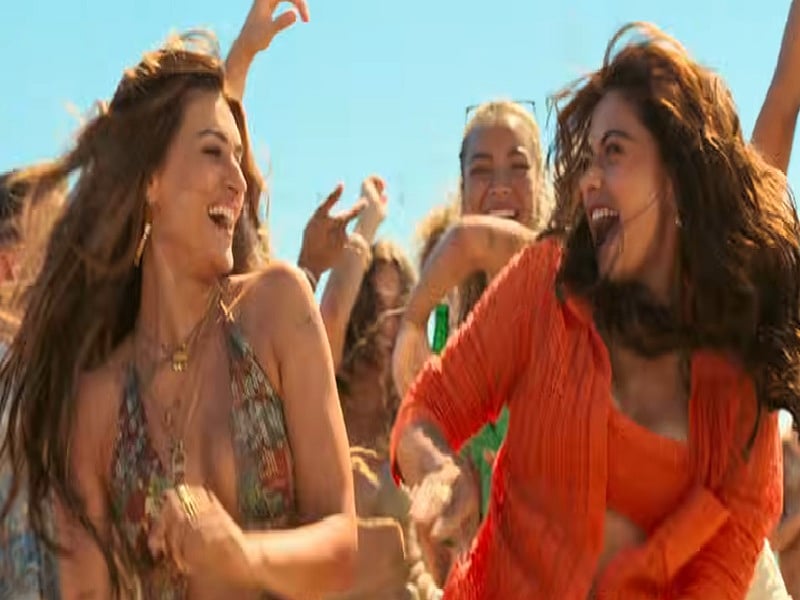 सिनेजीवन: अल्लू अर्जुन के जन्मदिन पर मेकर्स ने दिया खास तोहफा और कॉकटेल-2 के नए गाने 'जब तलक' ने ऑन किया वेकेशन मोड