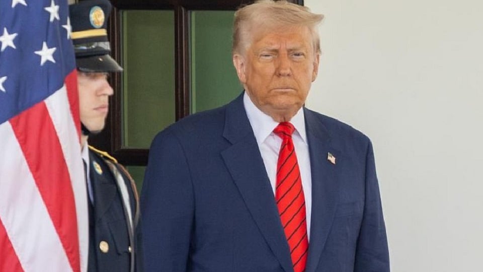 सीजफायर के बाद ट्रंप का नया धमाका, ईरान को हथियार सप्लाई करने वाले देशों पर फोड़ा टैरिफ बम