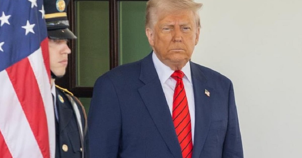 सीजफायर के बाद ट्रंप का नया धमाका, ईरान को हथियार सप्लाई करने वाले देशों पर फोड़ा टैरिफ बम