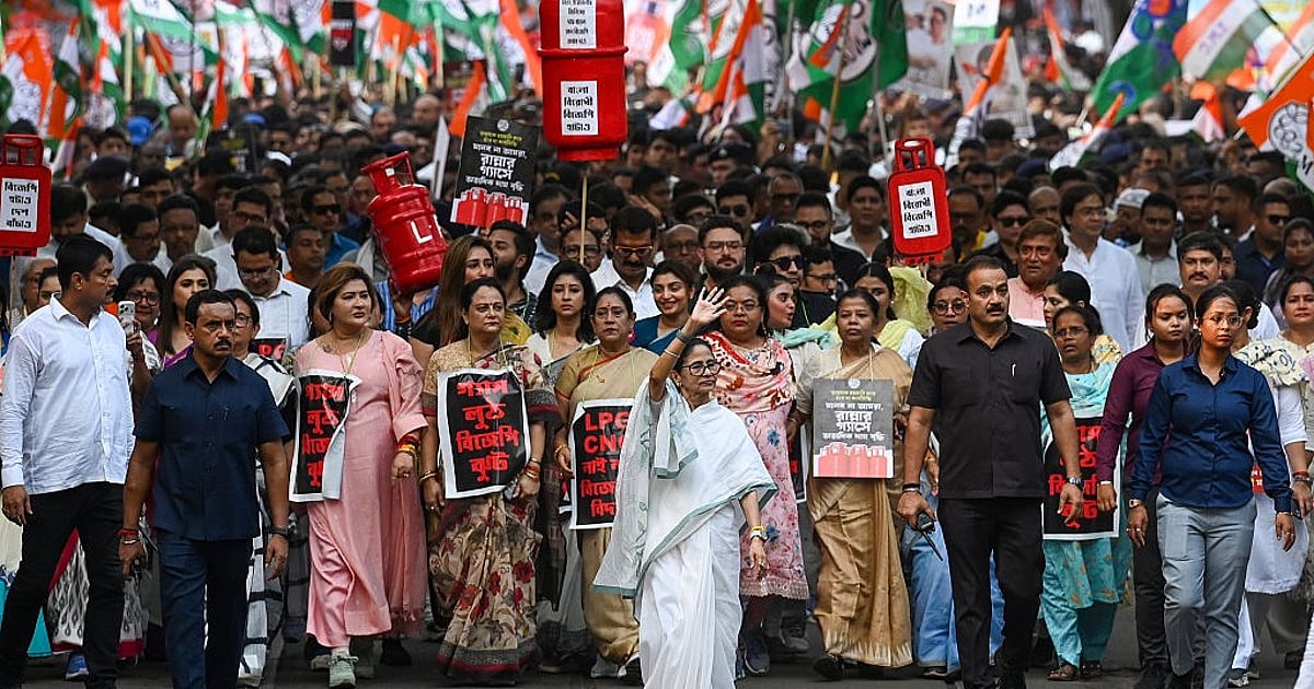 बंगाल की चाबी अब भी महिलाओं के हाथ