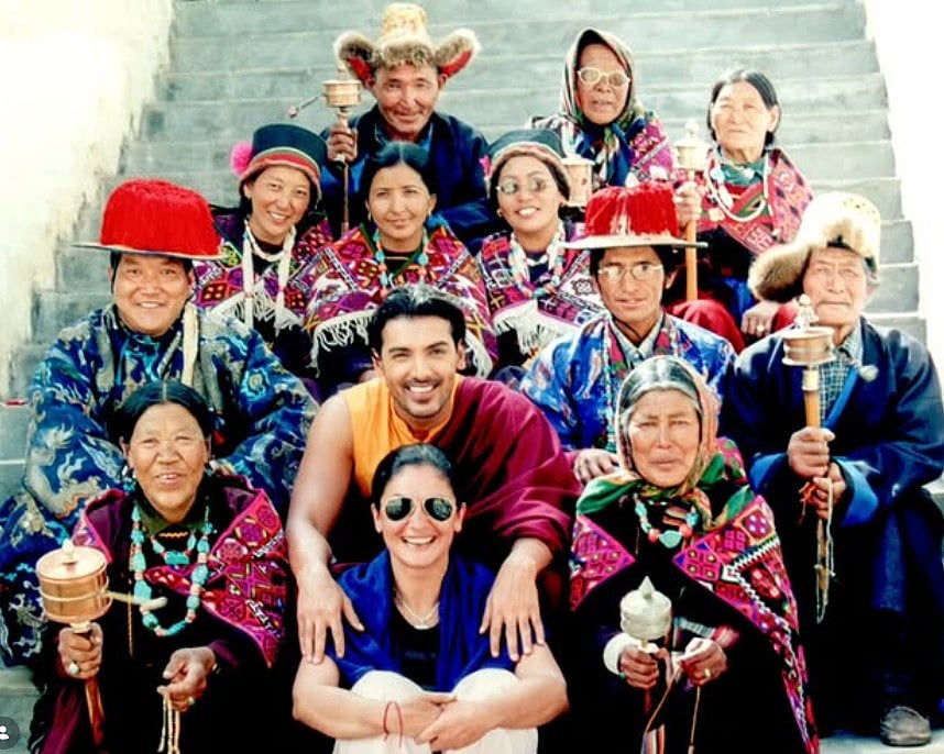 सिनेजीवन: आशा भोसले का जाना एक युग का अंत, पूरे विश्व में शोक की लहर और 2003 की यादों में लौटीं पूजा भट्ट