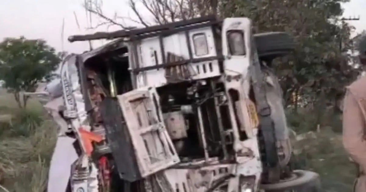 उत्तर प्रदेश: हापुड़ में बारातियों से भरी बस और ट्रक की भीषण टक्कर, 6 की मौत, 7 घायल