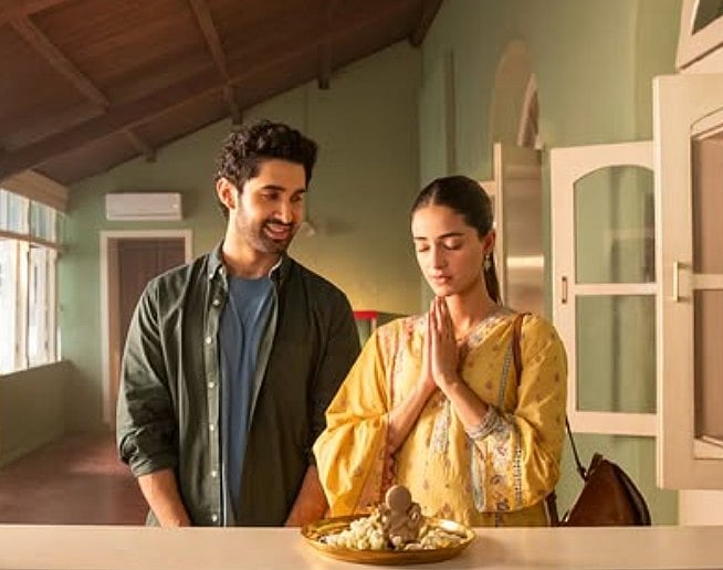 सिनेजीवन: आशा भोसले को याद कर पोती जनाई भोसले हुईं भावुक और आलिया ने खास अंदाज में रणबीर को विश की शादी की सालगिरह