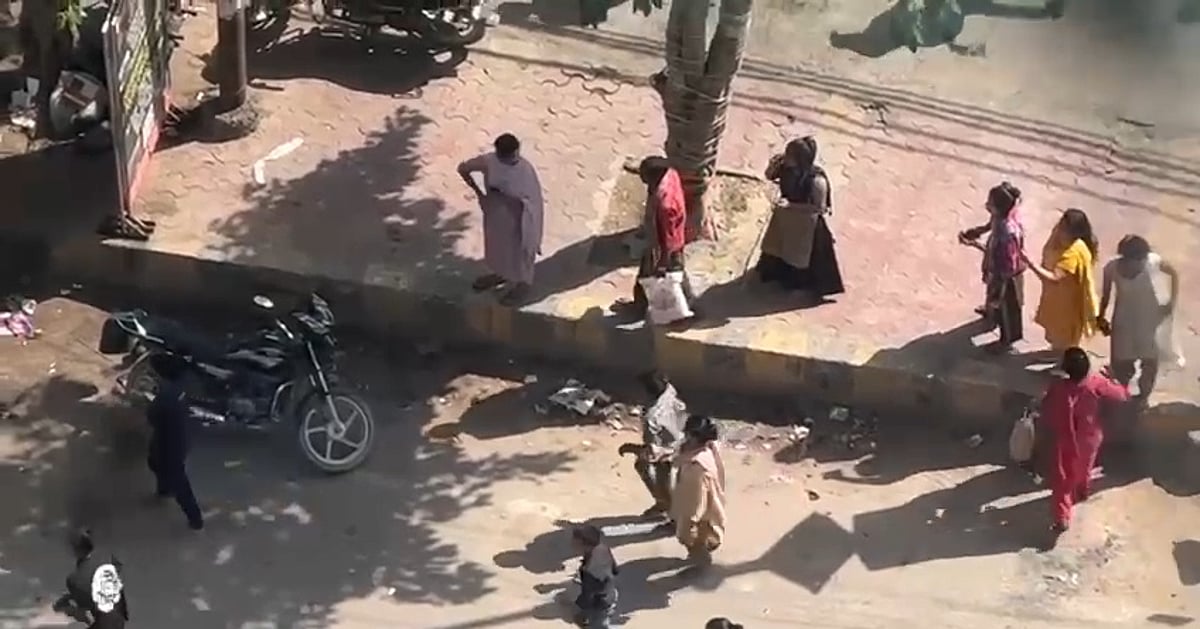 नोएडा में अब सोसायटी की मेड ने भी पैसे बढ़ाने की मांग को लेकर किया हंगामा, पुलिस अलर्ट