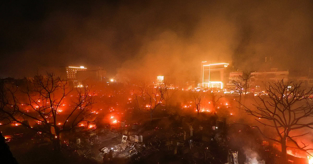 लखनऊ में 250 से ज्यादा झोपड़ियां जलीं, 30 सिलेंडर फटे, 4 बच्चों की मौत का दावा, 60 अब भी लापता