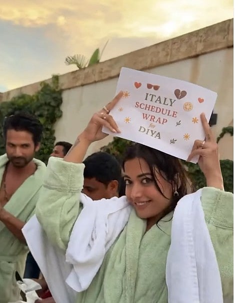 सिनेजीवन: संसद के विशेष सत्र में आशा भोसले को दी गई भावपूर्ण श्रद्धांजलि और 'एक दिन' का दूसरा ट्रेलर रिलीज