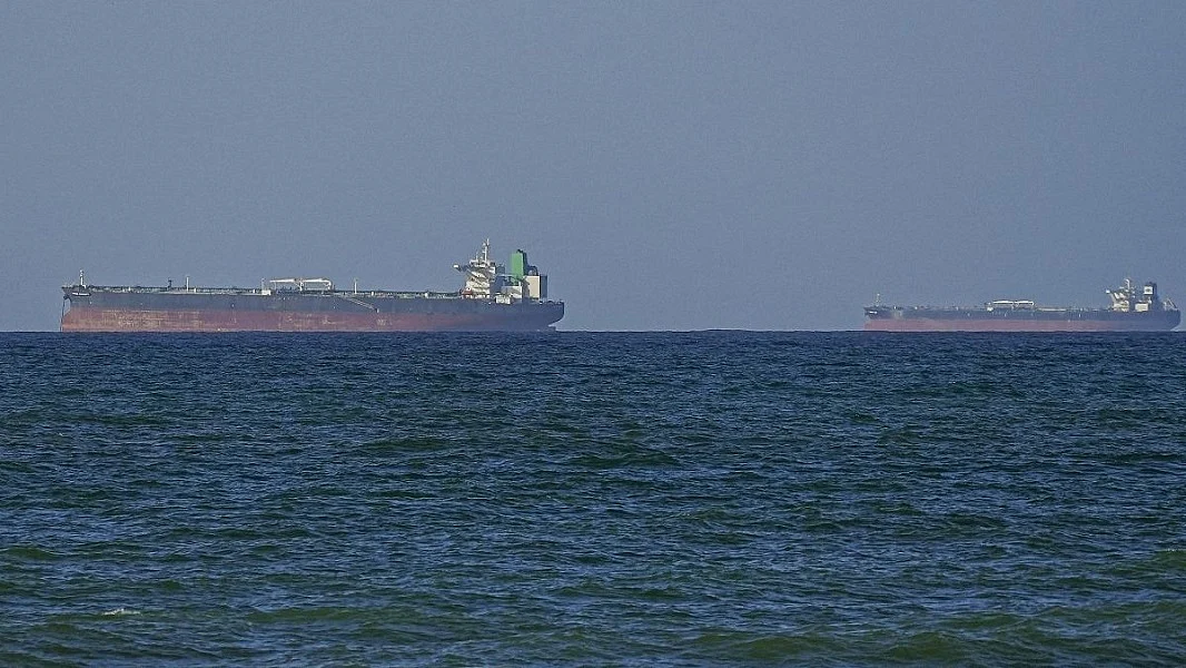 होर्मुज स्ट्रेट में भारतीय जहाजों पर गोलीबारी, दिल्ली ने ईरान के राजदूत को तलब कर विरोध जताया