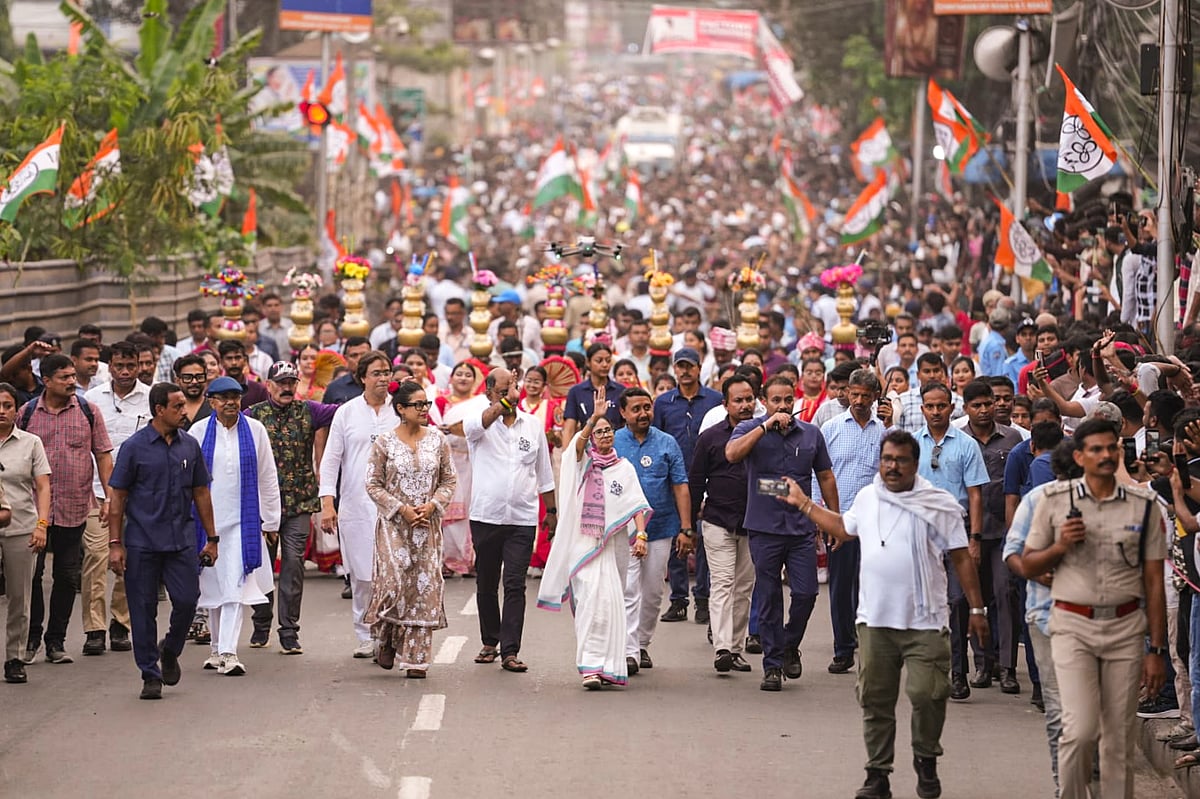 बंगाल चुनाव: ममता बनर्जी का हमला, 'PM मोदी राजनीतिक प्रचार के लिए सरकारी तंत्र का दुरुपयोग कर रहे हैं'