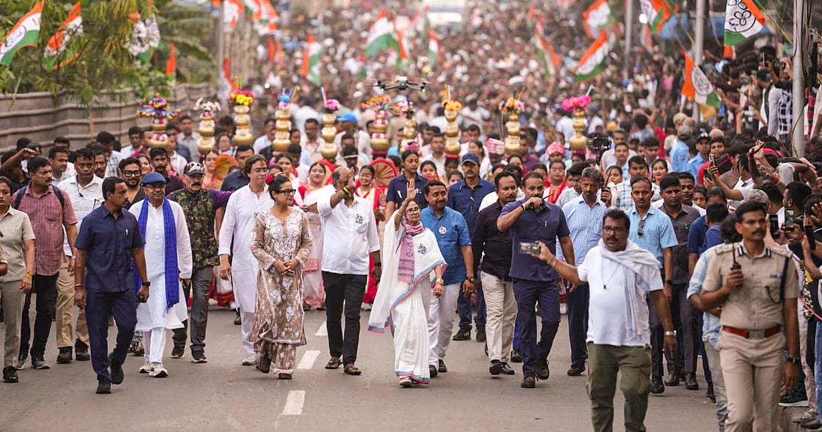 बंगाल चुनाव: ममता बनर्जी का हमला, 'PM मोदी राजनीतिक प्रचार के लिए सरकारी तंत्र का दुरुपयोग कर रहे हैं'
