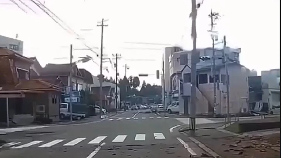 जापान के उत्तर-पूर्वी तट पर 7.5 तीव्रता का शक्तिशाली भूकंप, सुनामी की चेतावनी जारी