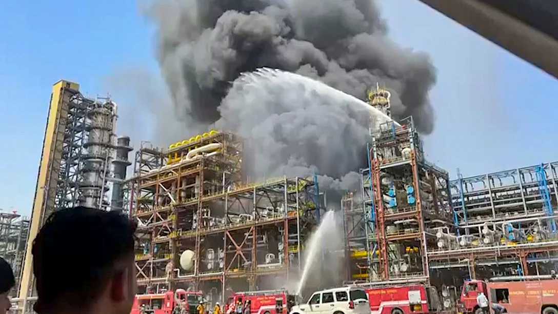 राजस्थान: उद्धाटन से एक दिन पहले पचपदरा रिफाइनरी में भीषण आग लगी, पीएम मोदी का कार्यक्रम स्थगित