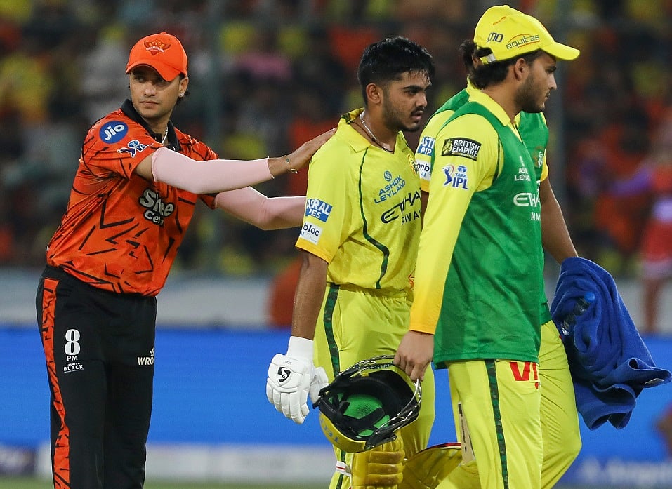 खेलः IPL के बीच चेन्नई सुपरकिंग्स को एक और झटका और आईसीसी टी20 रैंकिंग में शेफाली वर्मा का जलवा