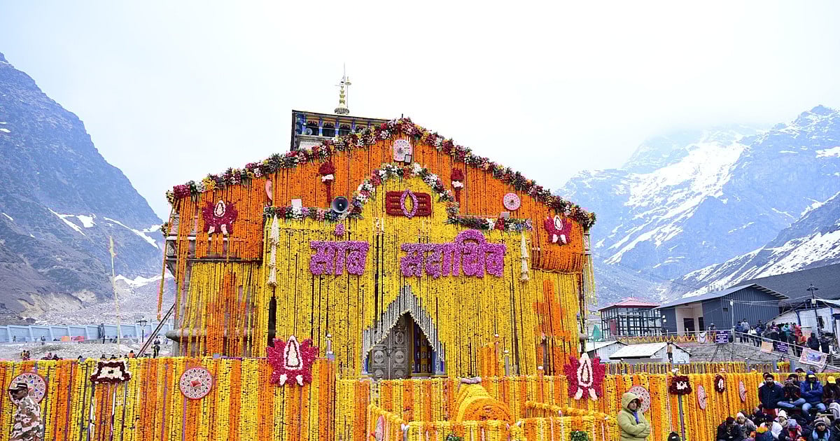 'हर-हर महादेव' के जयघोष के बीच खुले केदारनाथ के कपाट, आस्था का उमड़ा सैलाब