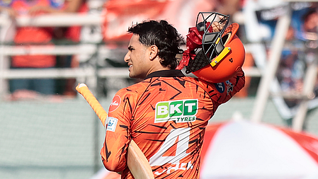 अभिषेक शर्मा के रन आउट का मौका छूटने पर हरभजन ने DC को घेरा 