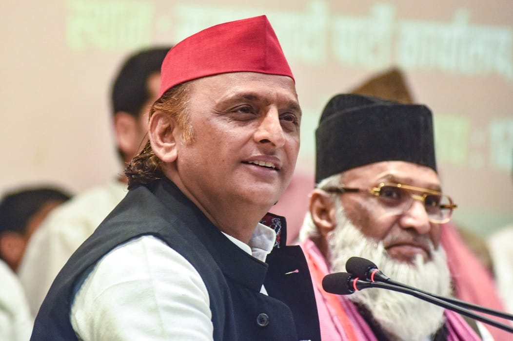 'बीजेपी महंगाई, बेरोजगारी, बेकारी और मंदी पर निंदा प्रस्ताव कब लाएगी', LPG कीमतों में बढ़ोतरी पर बोले अखिलेश
