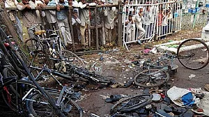 मालेगांव विस्फोटः हाईकोर्ट से और चार आरोपी बरी, सबसे बड़ा सवाल- 31 लोगों की मौत का जिम्मेदार कौन?