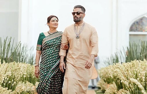 सिनेजीवन: पिता कमल हासन संग मतदान करने पहुंचीं श्रुति और बहन के जन्मदिन पर इमोशनल हुए सुनील शेट्टी