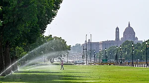 दिल्ली-NCR में भीषण गर्मी का प्रकोप जारी