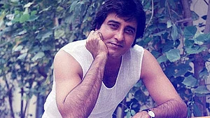 विनोद खन्नाः शानदार एक्टिंग, दमदार आवाज, विलेन से शुरुआत कर बने सुपरस्टार