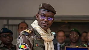 माली के रक्षा मंत्री की जिहादियों के हमले में मौत, विद्रोहियों का कई शहरों पर कब्जा