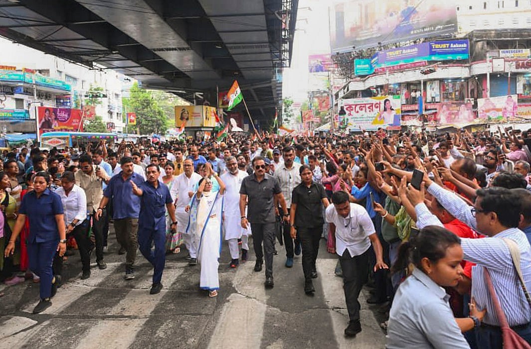 बंगाल चुनावः दूसरे चरण के लिए प्रचार थमा, 142 सीट पर 29 अप्रैल को मतदान, भवानीपुर में ममता-शुभेंदु में टक्कर