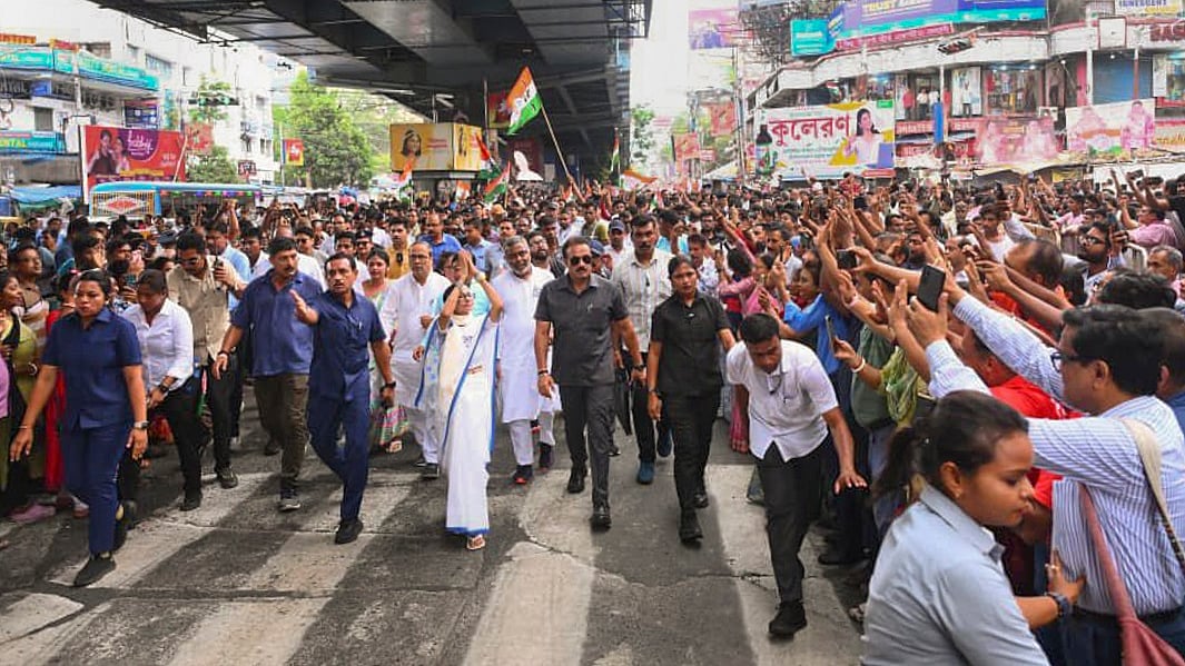 बंगाल चुनावः दूसरे चरण के लिए प्रचार थमा, 142 सीट पर 29 अप्रैल को मतदान, भवानीपुर में ममता-शुभेंदु में टक्कर