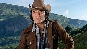 फिरोज खानः सूट, टोपी, बूट और सिगार... स्टाइल और लुक से छाए, अलग अंदाज से बनाई खास पहचान