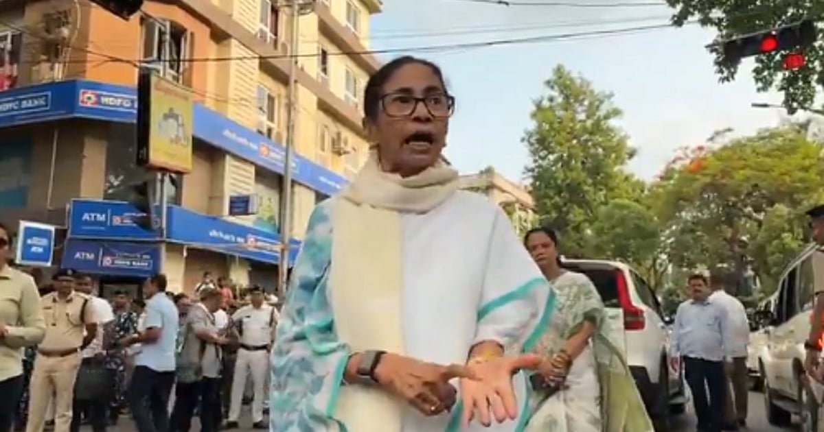 बंगालः ममता का आरोप- केंद्रीय बलों का अत्याचार अभूतपूर्व, यह स्वतंत्र और निष्पक्ष चुनाव नहीं, लेकिन TMC जीतेगी