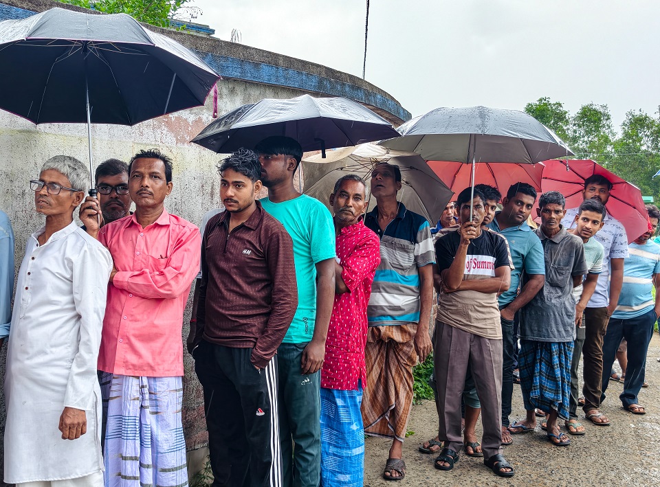 पश्चिम बंगाल चुनाव: दूसरे चरण में शाम 5 बजे तक करीब 90 प्रतिशत मतदान, लोगों में दिखा भारी उत्साह