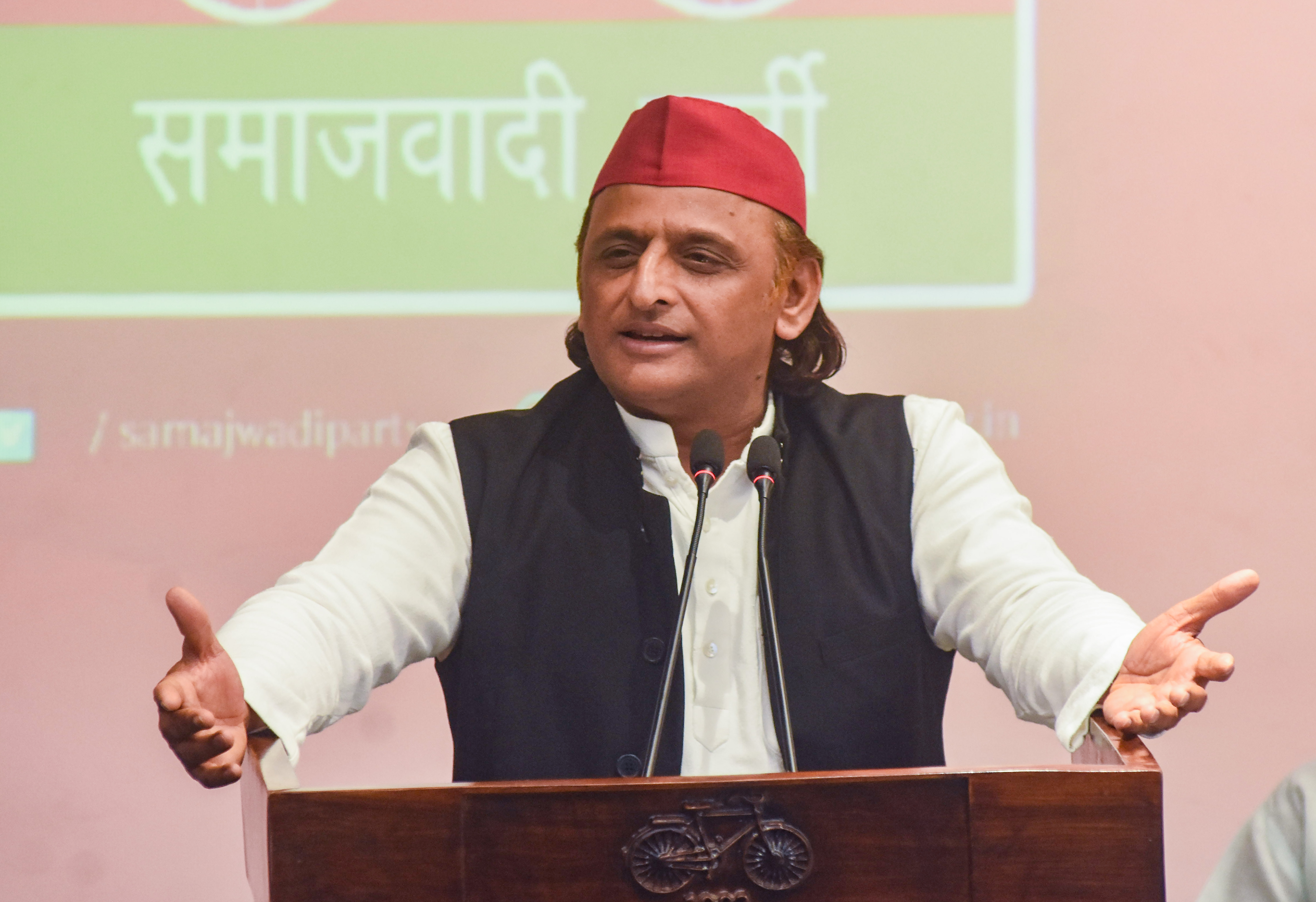 गंगा एक्सप्रेसवे उद्घाटन पर अखिलेश यादव का तंज, महंगाई और महिला आरक्षण को लेकर बीजेपी सरकार को घेरा